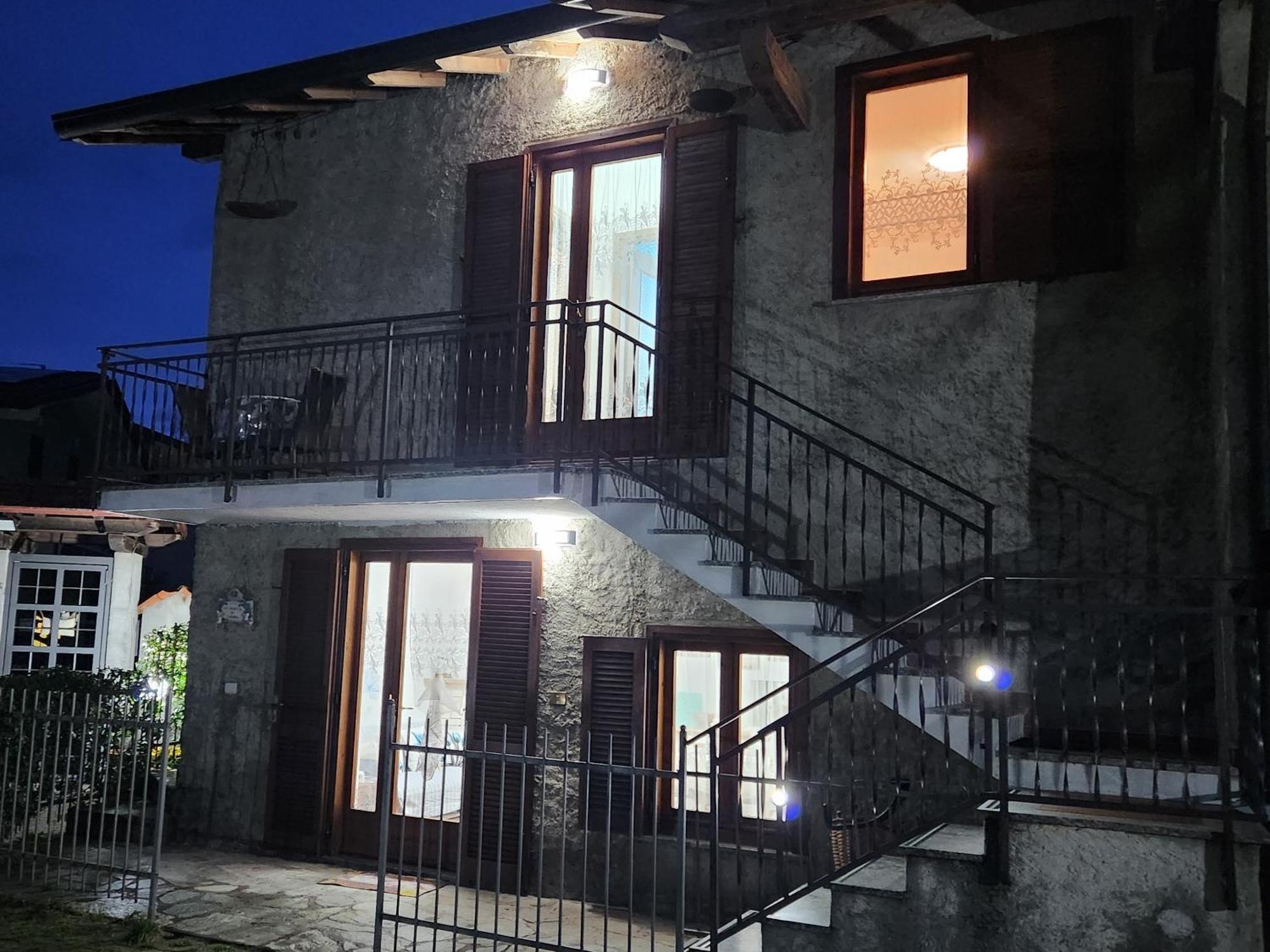 Laura'S Cottage With Lake View, Detached, 5 Kilometers From Varenna Lierna Exterior foto