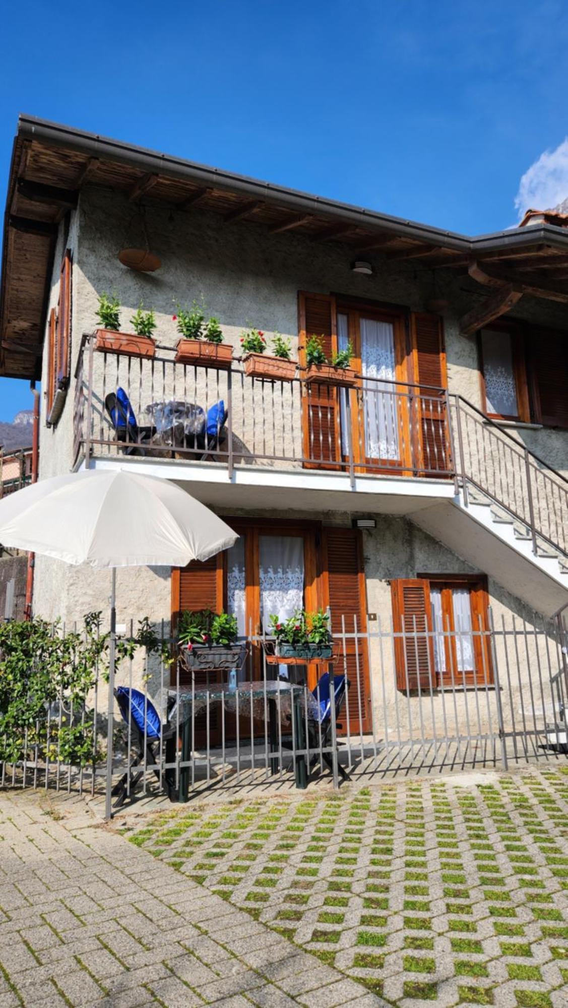 Laura'S Cottage With Lake View, Detached, 5 Kilometers From Varenna Lierna Exterior foto